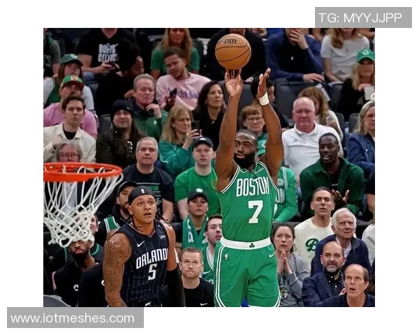 布朗坦言为球队争冠付出巨大牺牲期待大家重新认识我的实力与价值